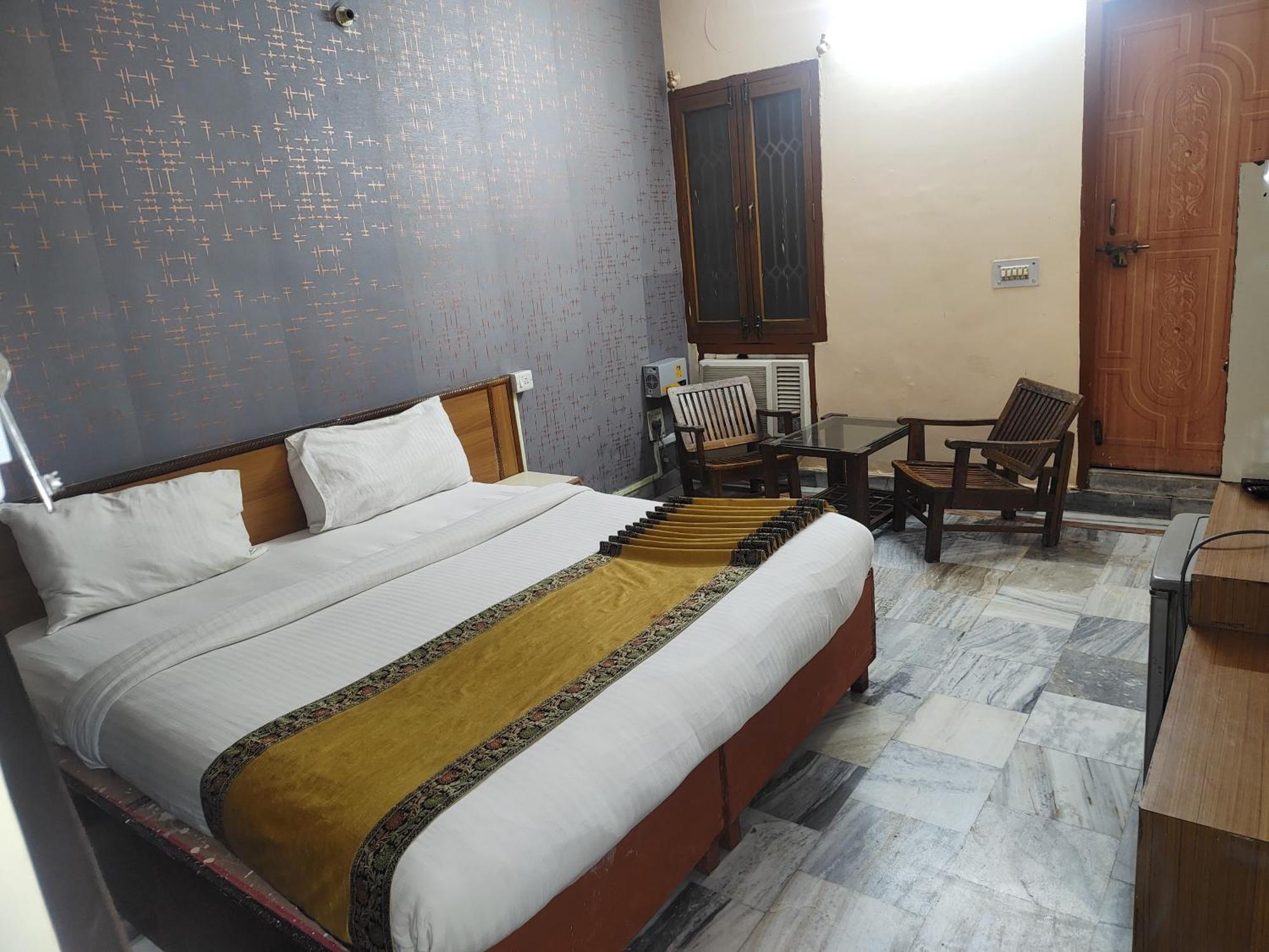 Hotel Divya Varanasi Exterior photo