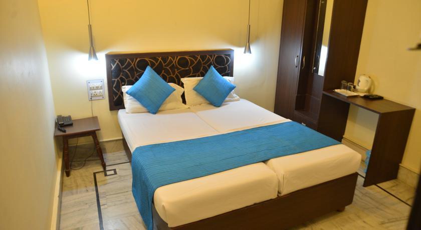 Hotel Divya Varanasi Exterior photo