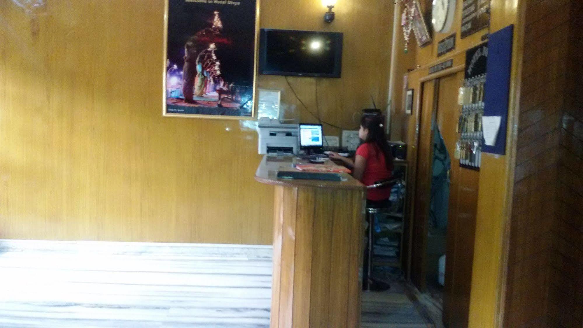 Hotel Divya Varanasi Exterior photo